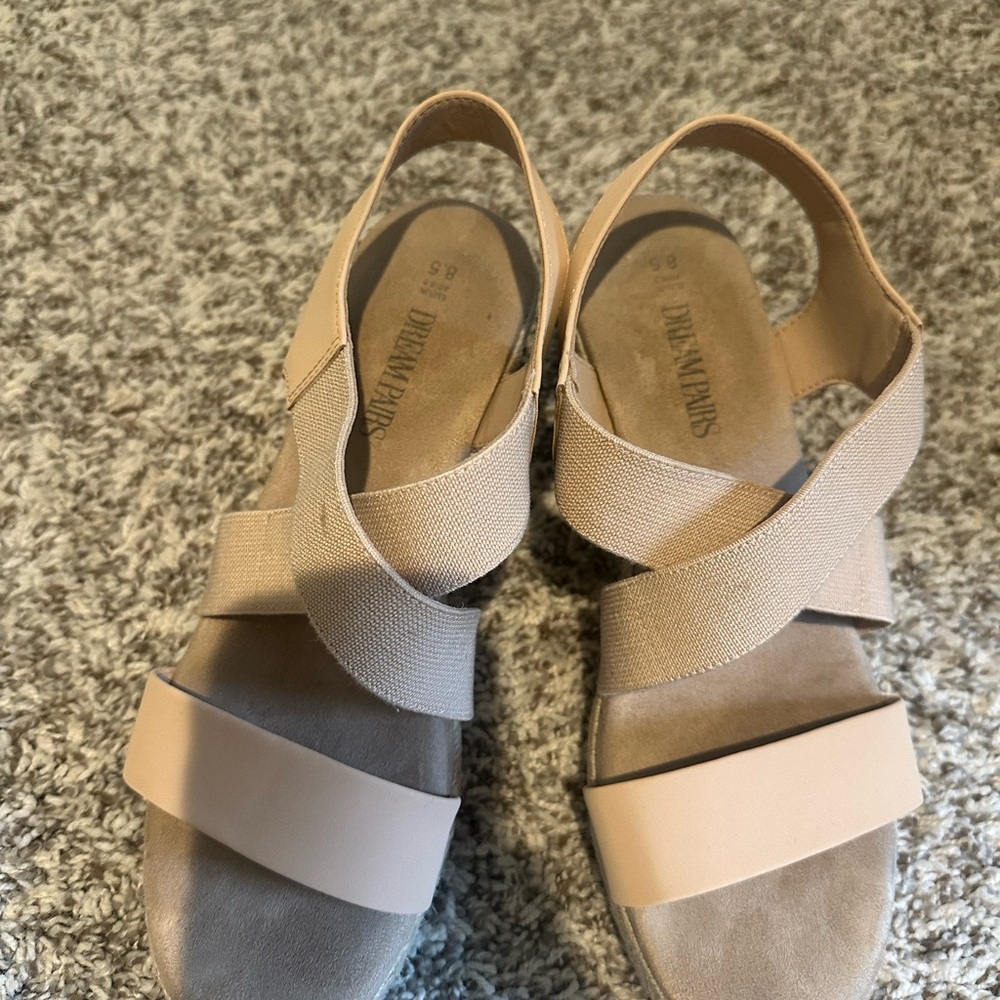 Dream Pairs Women's Nude/Tan Elastic Cross-Strap Espadrille Sandals